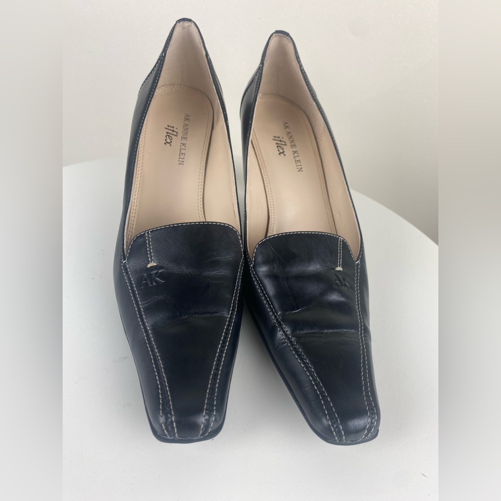 Anne Klein Pumps size 7M Black Leather heels top stitch